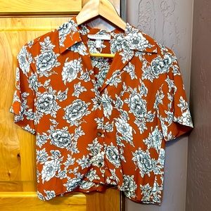 Urban Renewal—Urban Outfitters Burnt Orange/Floral/Short Sleeved Button Up Shirt